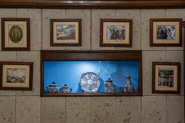 Отель Morales Historical & Colonial Downtown Core