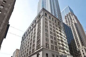 One King West Hotel And Residence