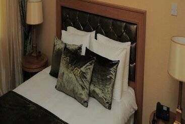 هتل Oscar Resort