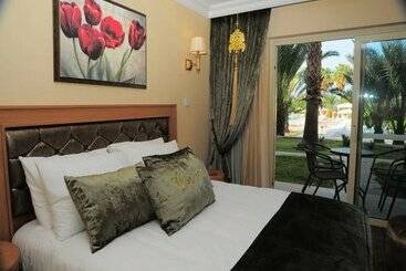 هتل Oscar Resort