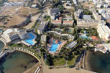 هتل Oscar Resort