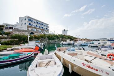 酒店 Pandrossos