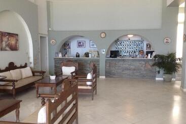 酒店 Pandrossos