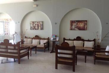 酒店 Pandrossos