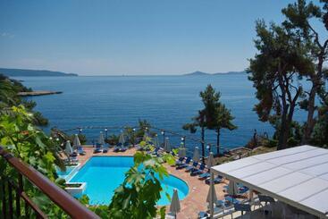 هتل Paradise