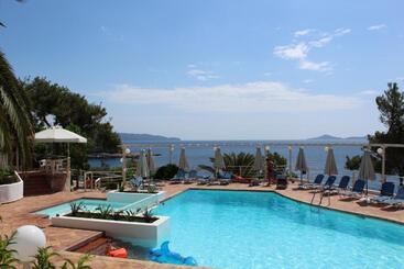 هتل Paradise