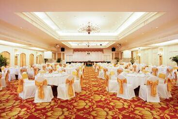 Phuket Graceland Resort and Spa