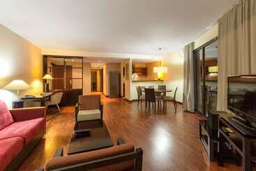Ramada Hotel & Suites By Wyndham Noumea