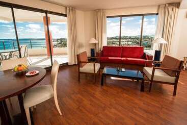 Ramada Hotel & Suites By Wyndham Noumea