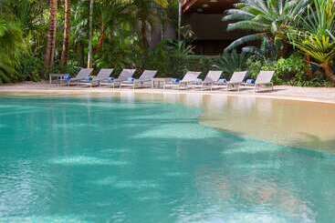 Ramada Hotel & Suites By Wyndham Noumea