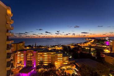 Ramada Hotel & Suites By Wyndham Noumea