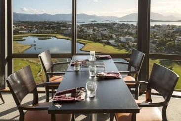Ramada Hotel & Suites By Wyndham Noumea