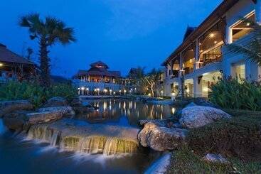 هتل Rawi Warin Resort And Spa   Sha Extra Plus