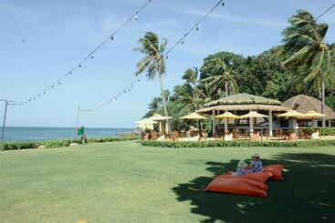 هتل Rawi Warin Resort And Spa   Sha Extra Plus