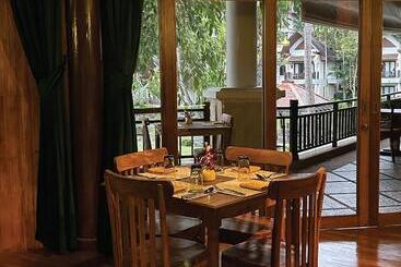 هتل Rawi Warin Resort And Spa   Sha Extra Plus