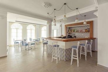 هتل Rivari Santorini