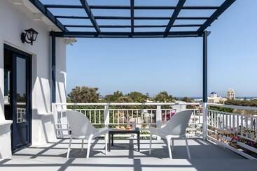 هتل Rivari Santorini