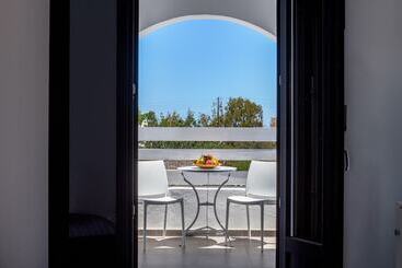 هتل Rivari Santorini