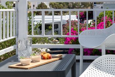 هتل Rivari Santorini