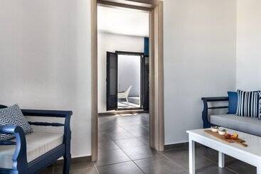 هتل Rivari Santorini