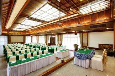 هتل The Hotspring Beach Resort & Spa   Sha Extra Plus