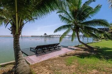 هتل The Hotspring Beach Resort & Spa   Sha Extra Plus