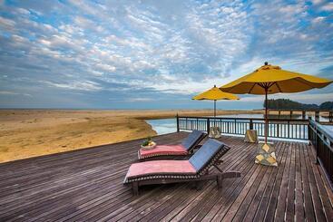 هتل The Hotspring Beach Resort & Spa   Sha Extra Plus