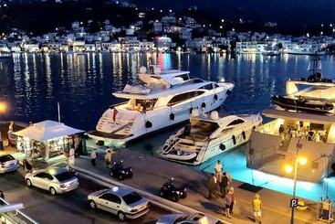 هتل The Manessi City Boutique