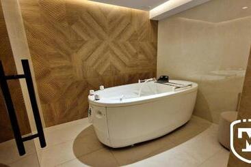 Oceana Hotel & Spa Focussed Adults