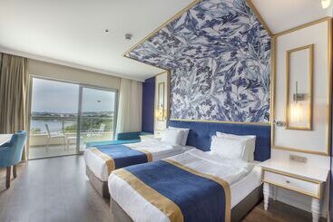 هتل Utopia Beach Club