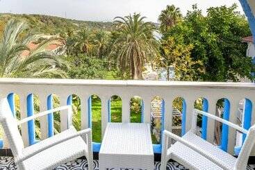 هتل Utopia Beach Club