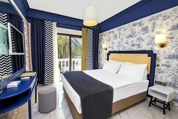 هتل Utopia Beach Club