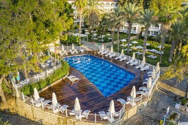 هتل Utopia Beach Club