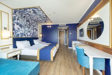 هتل Utopia Beach Club