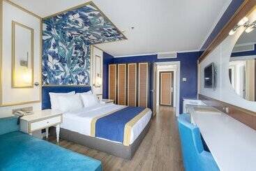 هتل Utopia Beach Club