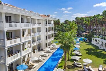هتل Utopia Resort & Residence