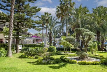 هتل Utopia Resort & Residence