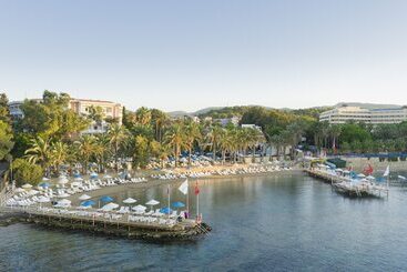 هتل Utopia Resort & Residence