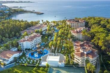 هتل Utopia Resort & Residence