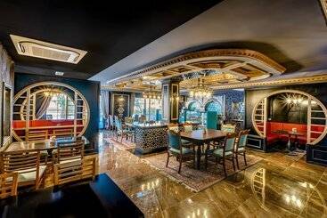 هتل Utopia Resort & Residence