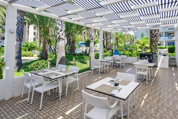 هتل Utopia Resort & Residence