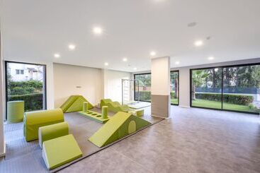 هتل Utopia Resort & Residence