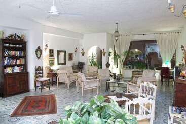 هتل Villa Mora