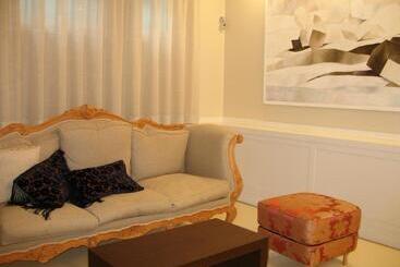 Wall Art Hotel & Residence