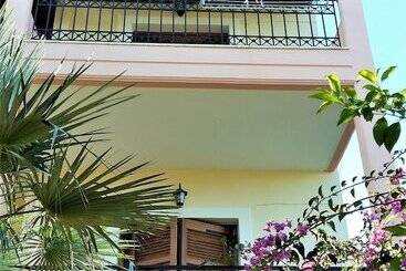 Philippos Hotel Apartments