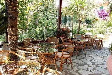 Philippos Hotel Apartments