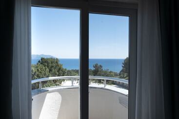 X Life Hotel Sarıgerme 15   Adult