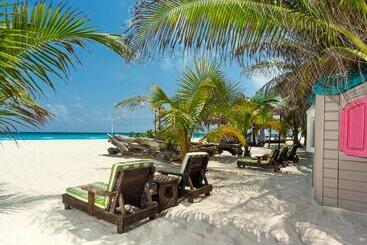 استراحتگاه Flamingo Cancun - All Inclusive