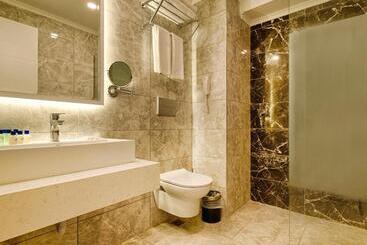 هتل Grand Uysal Beach & Spa