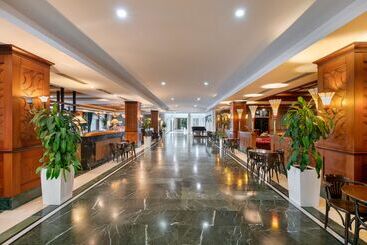هتل Dobedan Beach Resort Comfort